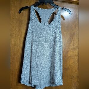 16" Ptp Lululemon Athletica Gray Tank Top